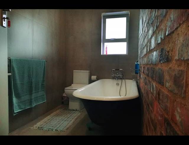 3 bed property to rent in LINDEN
